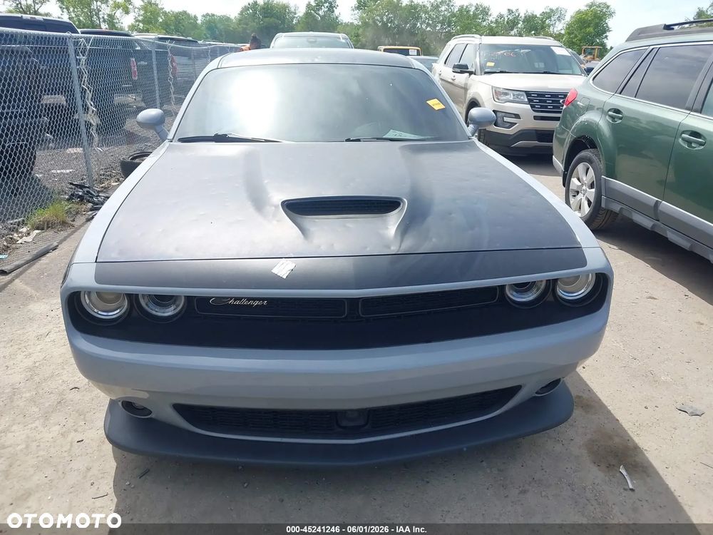 Dodge Challenger 5.7 R/T - 4