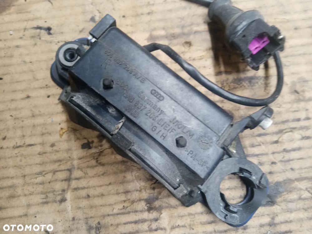 Klamka zewnętrzna lewy przód Audi A4 B5 80 A8 4A0837205D 8D0837207A - 3