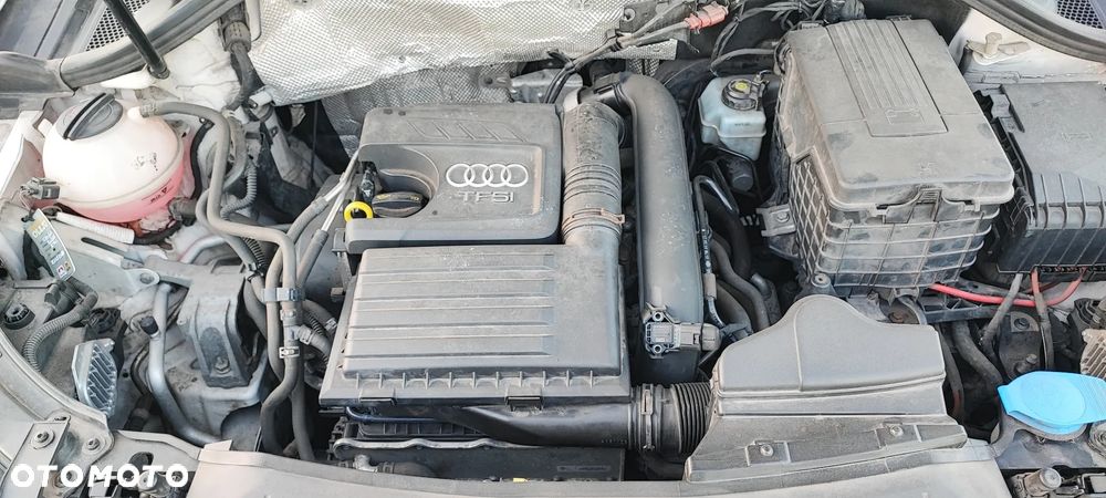 Audi Q3 1.4 TFSI Design S tronic - 28