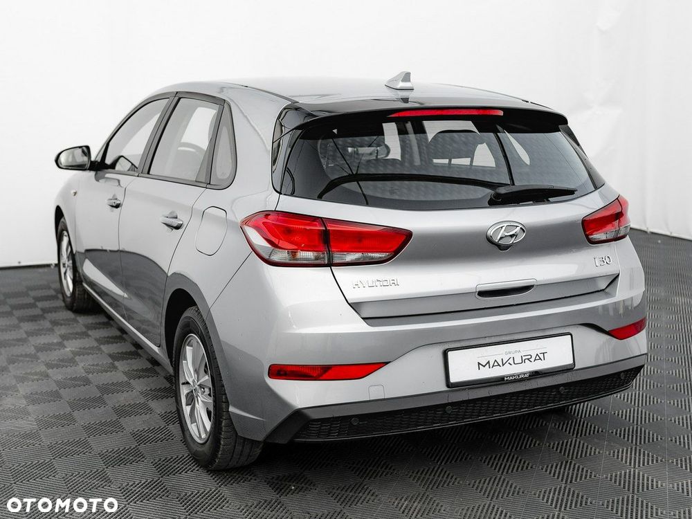 Hyundai i30 1.5 DPI Classic + - 5