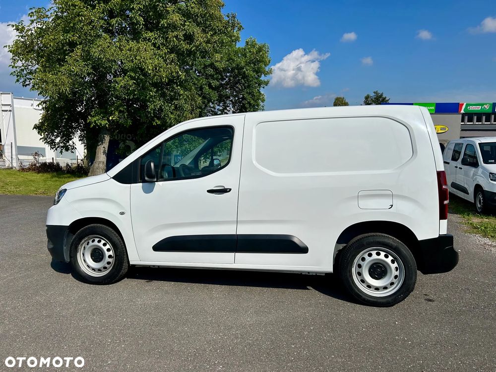 Toyota Pro Ace City - 8