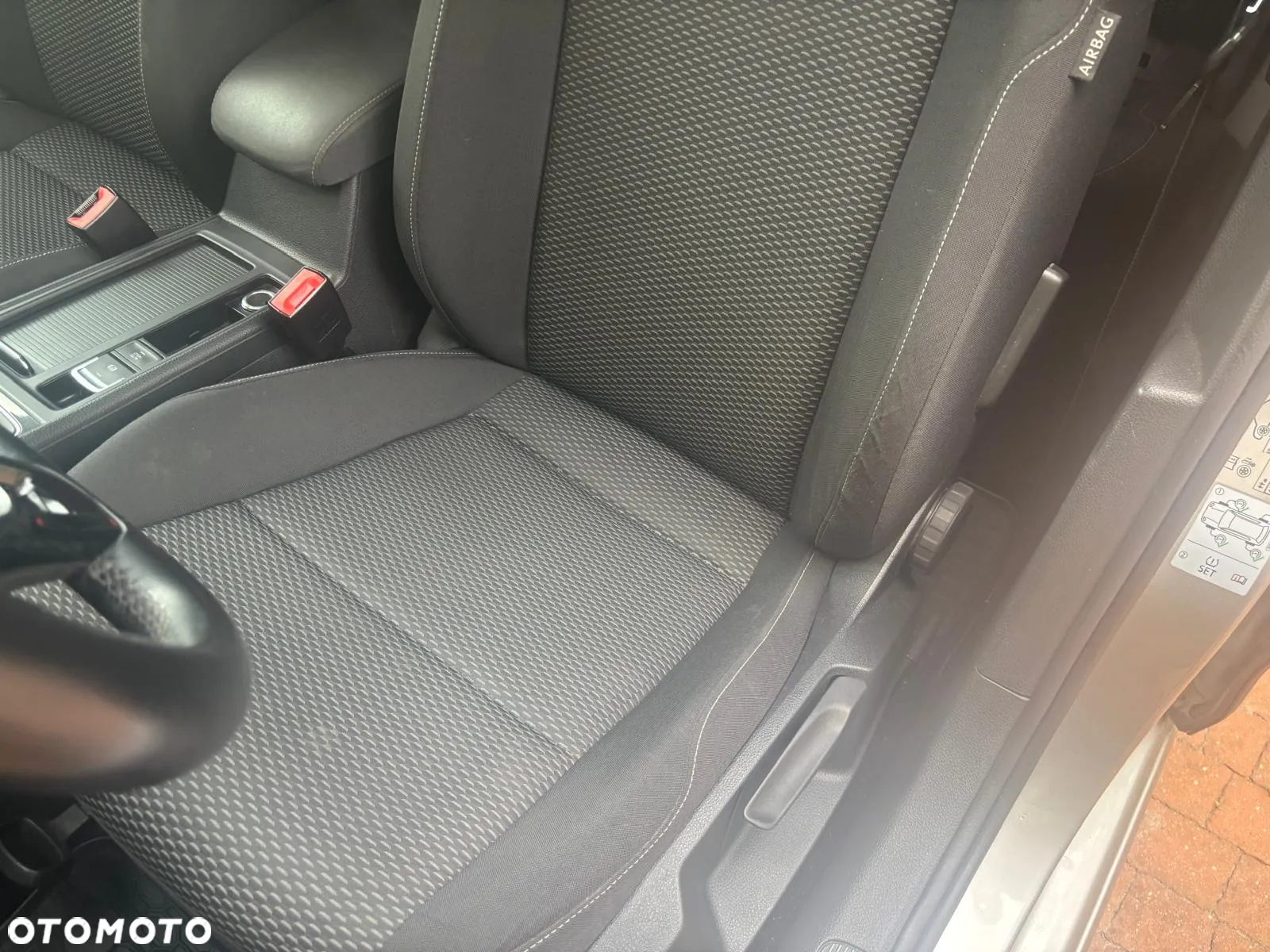 Volkswagen Golf - 10