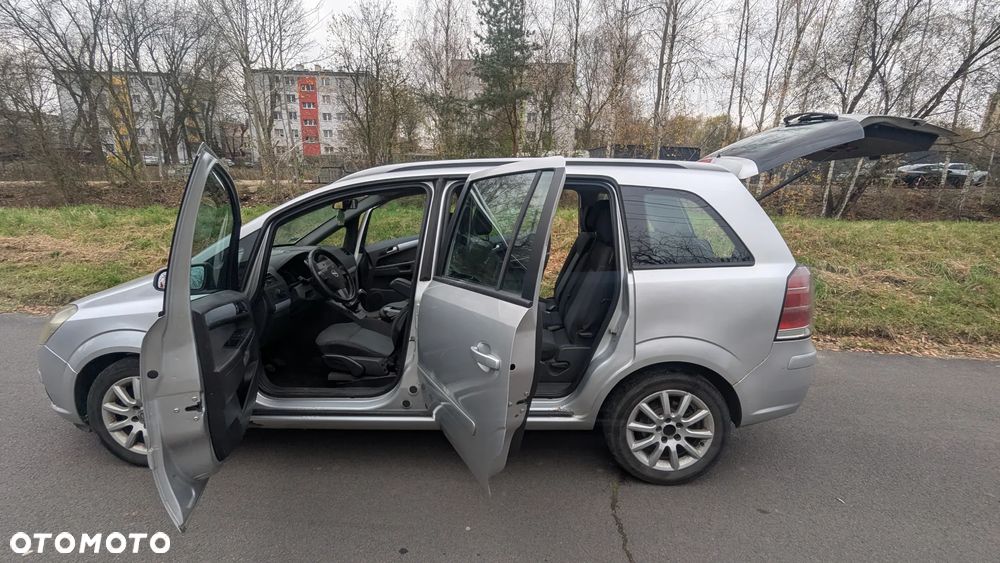 Opel Zafira 1.9 CDTI - 12