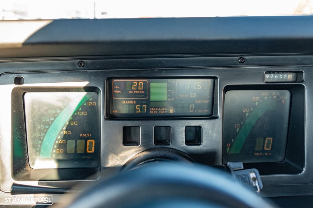 Chevrolet Corvette - 25