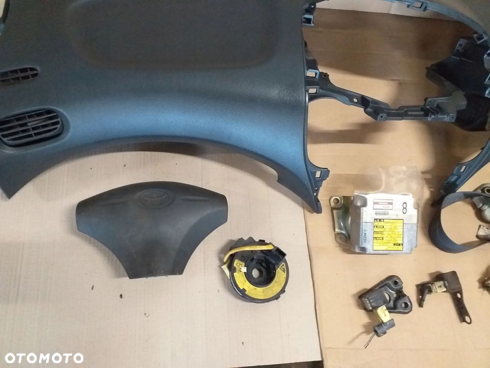 Toyota Yaris VERSO deska air bag poduszka pasy - 3