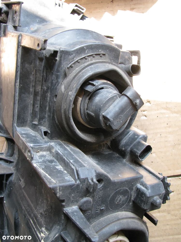 LAMPA PRZEDNIA PRAWA BMW E 46 - 16