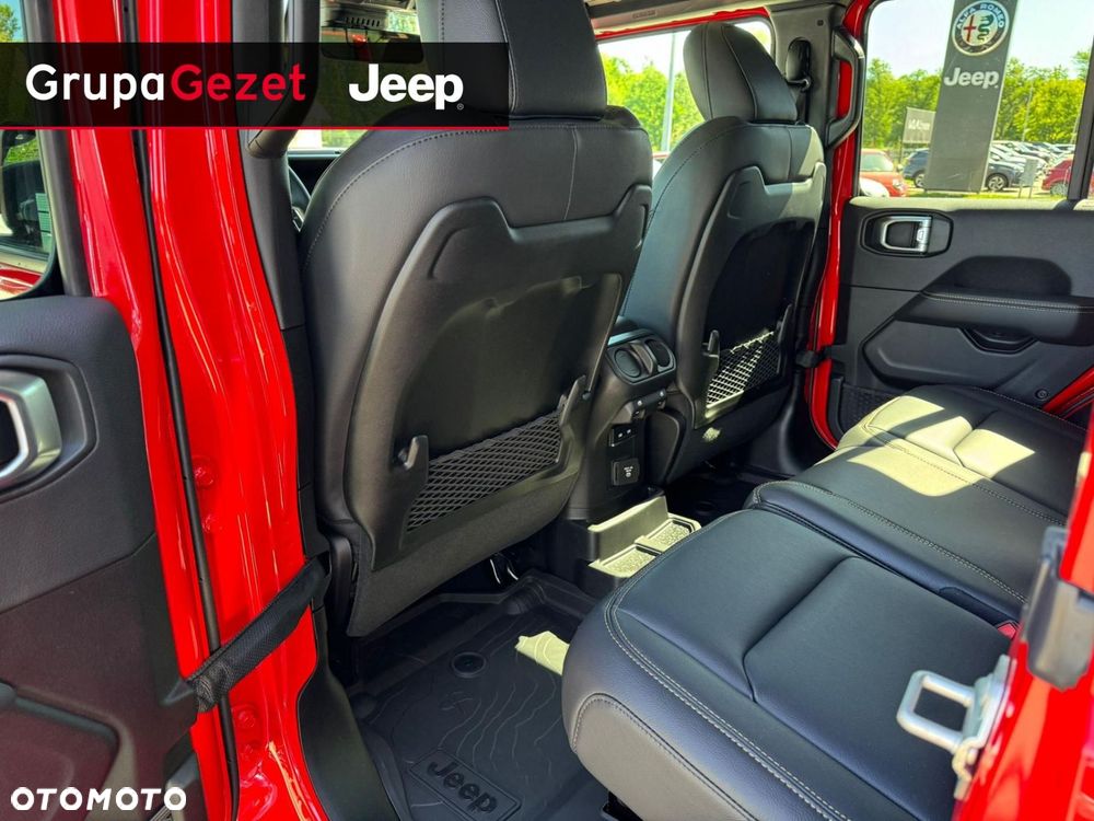 Jeep Wrangler - 12