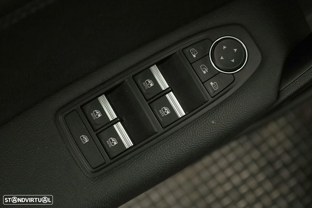 Renault Captur 1.0 TCe Techno Bi-Fuel - 21