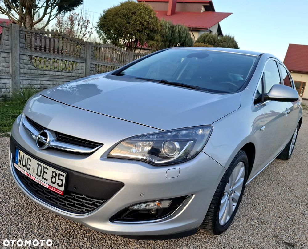 Opel Astra 1.4 Turbo Cosmo - 1