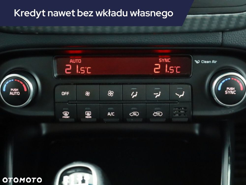 Kia Carens - 15