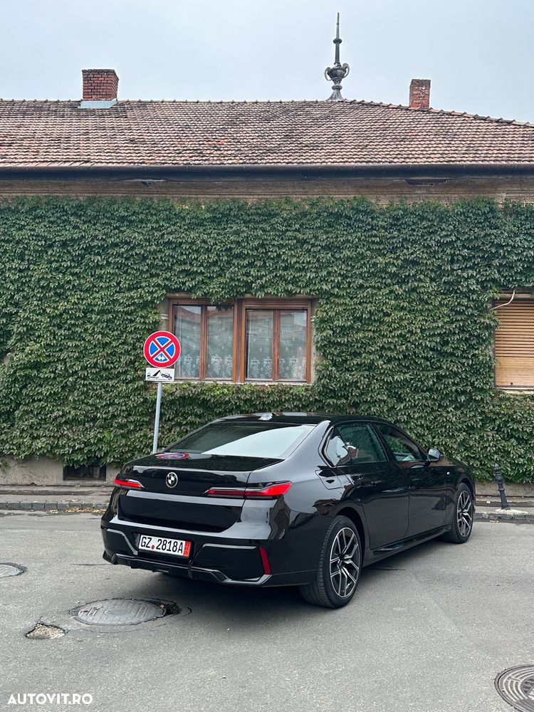 BMW Seria 7 740d xDrive MHEV - 28