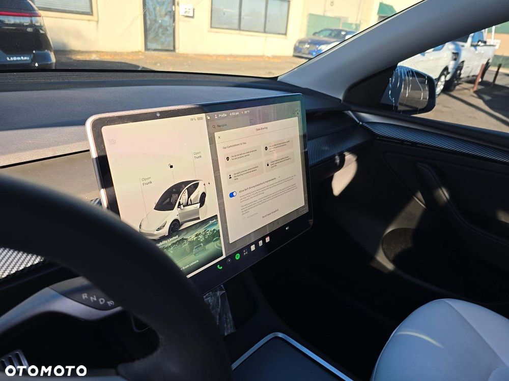 Tesla Model Y Long Range Dual Motor AWD - 12