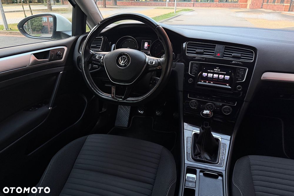Volkswagen Golf 1.4 TSI BlueMotion Technology Cup - 33