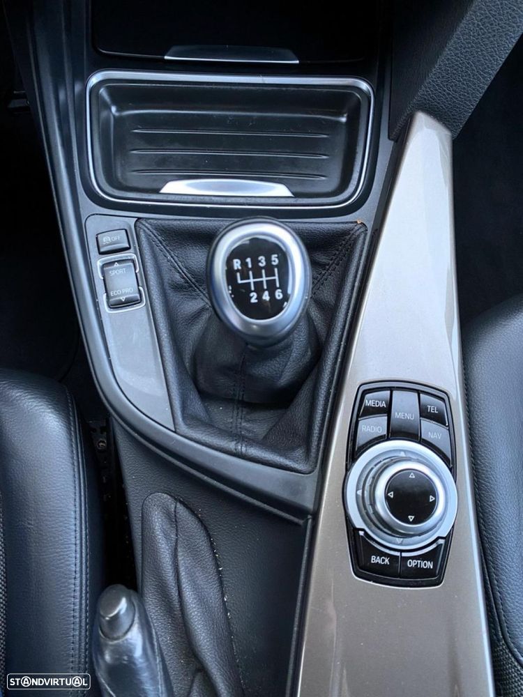 BMW 320 d EfficientDynamics Line Modern - 31