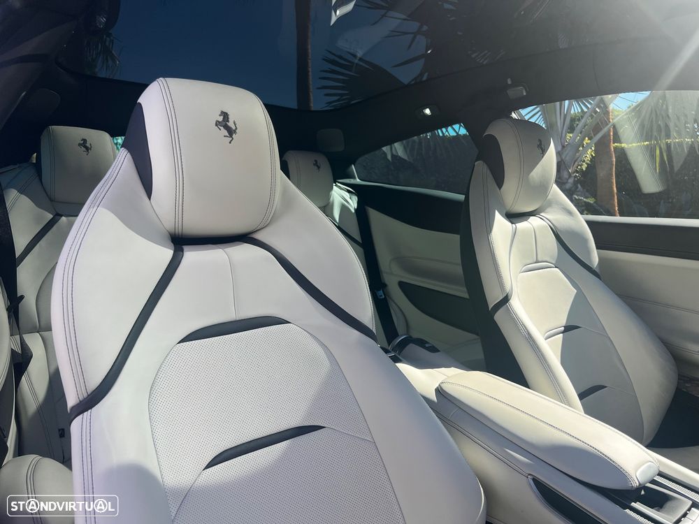 Ferrari GTC4 Lusso - 21