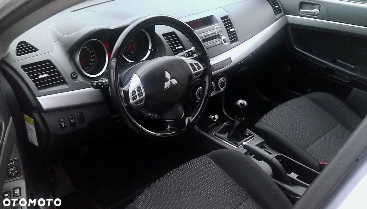 Mitsubishi Lancer 1.8 Invite - 1