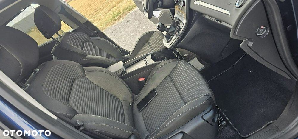 Renault Grand Scenic - 12