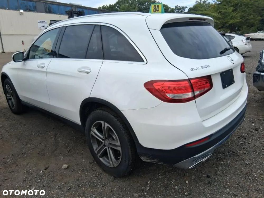 Mercedes-Benz GLC - 21