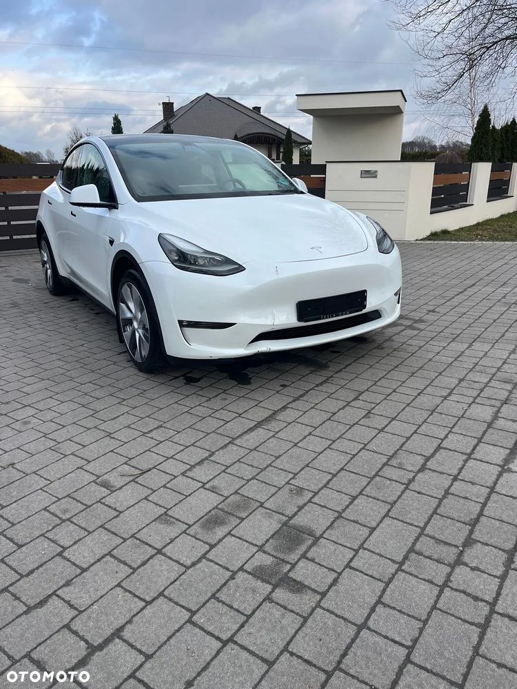 Tesla Model Y - 5
