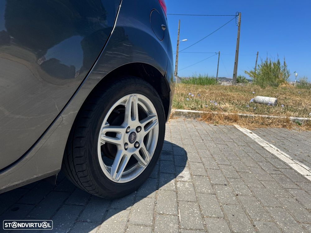 Ford Fiesta 1.5 TDCi Titanium - 10