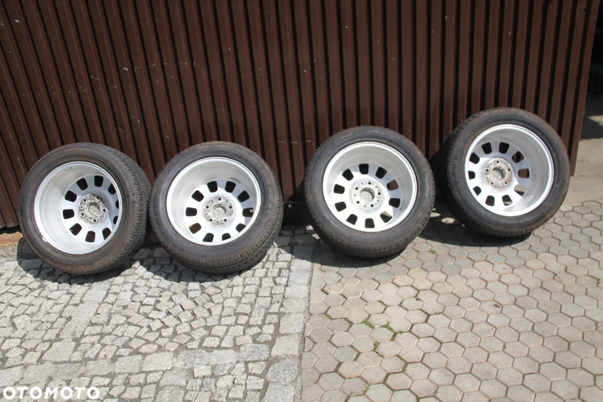 Koła Aluminiowe BMW 225/50 R16 7Jx16 H2 ET 47 5 x 120 Nowe Opony - 16