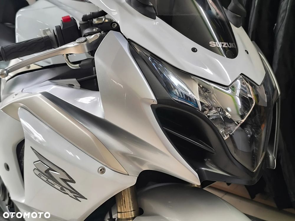Suzuki GSX-R - 16