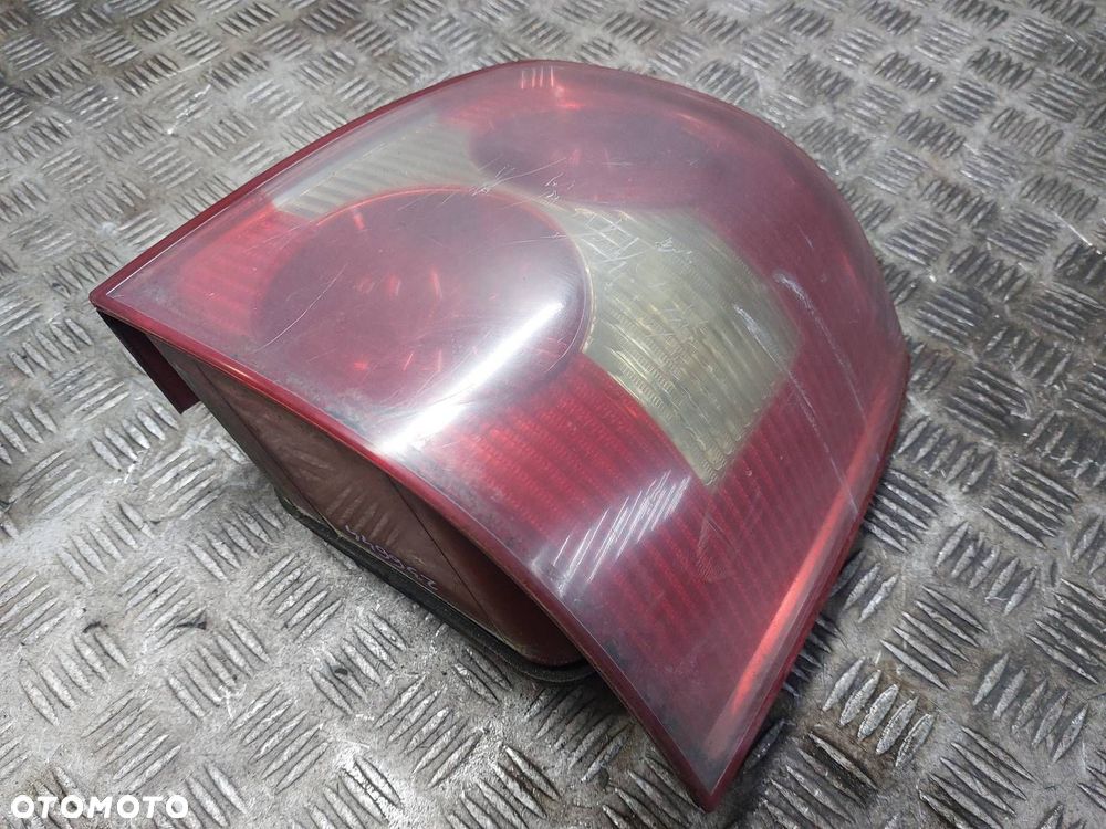 LAMPA PRAWY TYŁ VOLKSWAGEN PASSAT B5 FL LIFT KOMBI 3B9945096AA ID: 236644 - 6