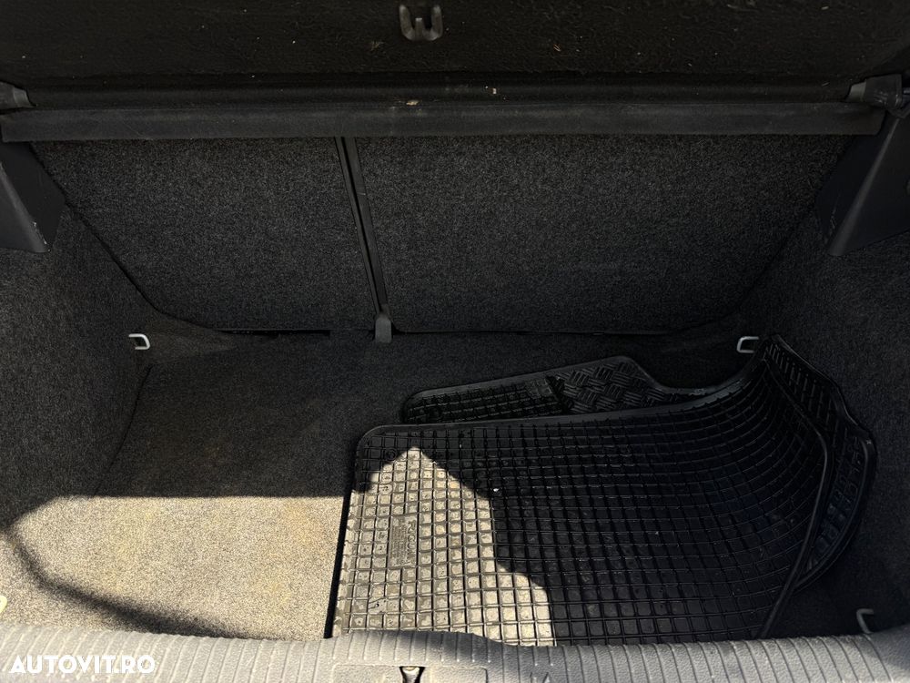 Volkswagen Polo 1.4 - 13