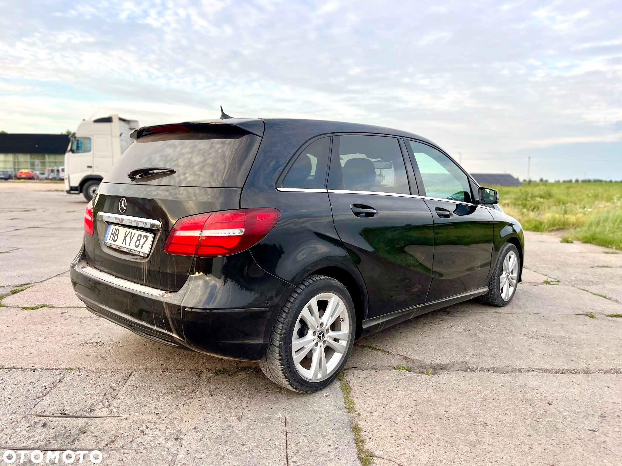 Mercedes-Benz Klasa B 200 (CDI) d 4Matic 7G-DCT AMG Line - 8