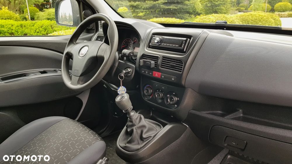 Fiat Doblo 1.4 16V Active - 17