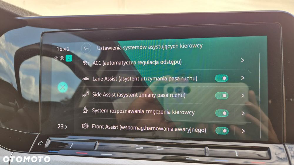 Volkswagen Golf 1.5 eTSI Life DSG - 17