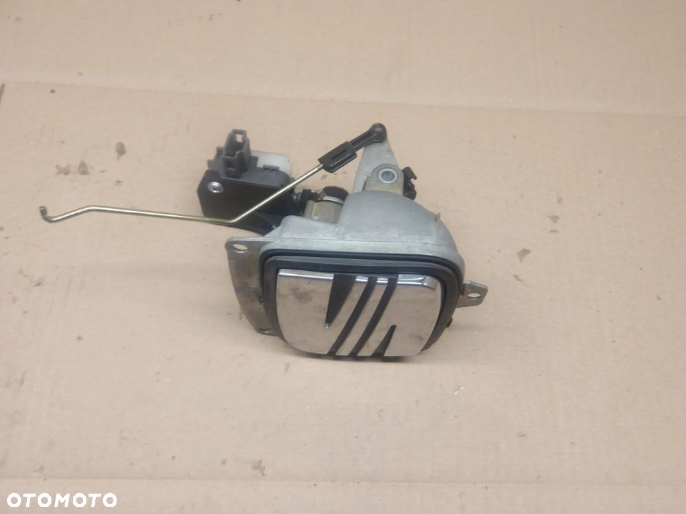 SEAT IBIZA III 06-09 1.4B 5D KLAMKA KLAPY BAGAŻNIKA - 1