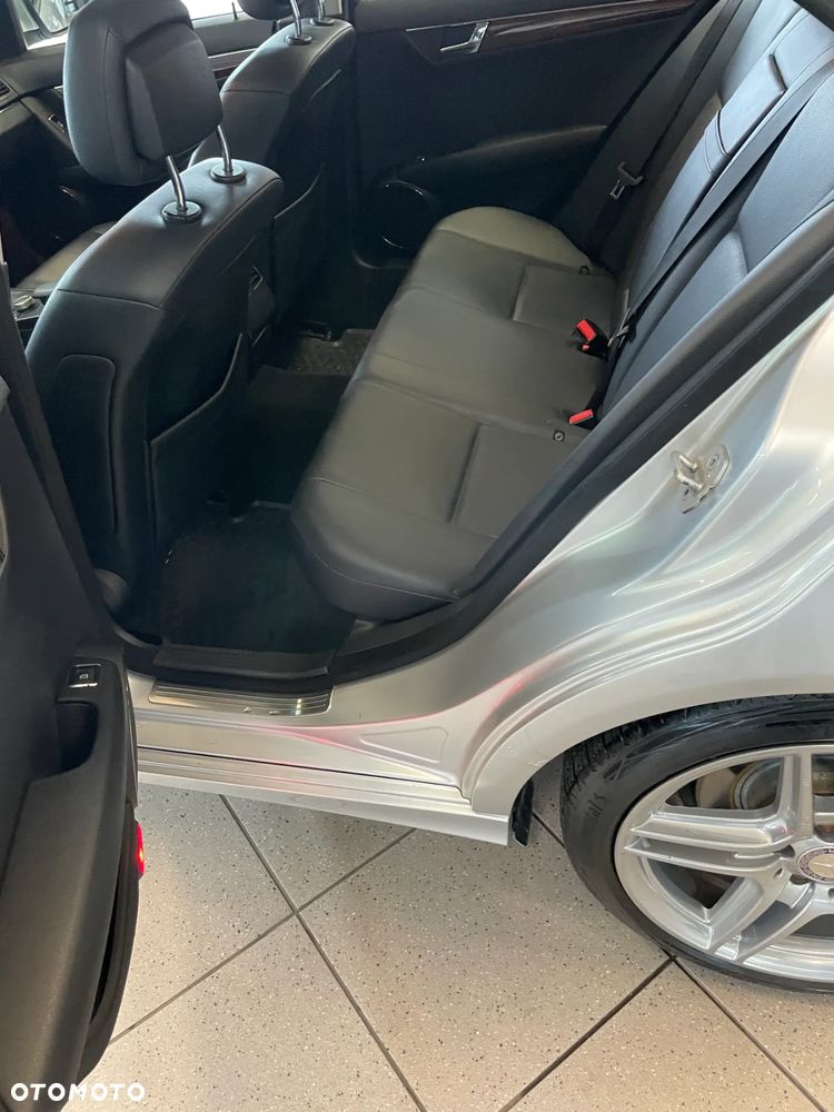 Mercedes-Benz Klasa C 300 4Matic 7G-TRONIC - 7