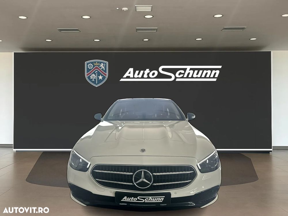 Mercedes-Benz E 300 de Aut. - 2