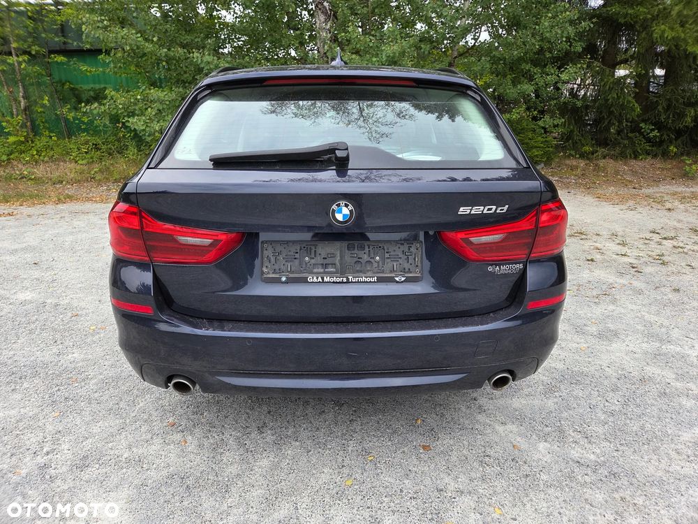 BMW Seria 5 520d M Sport Edition - 8
