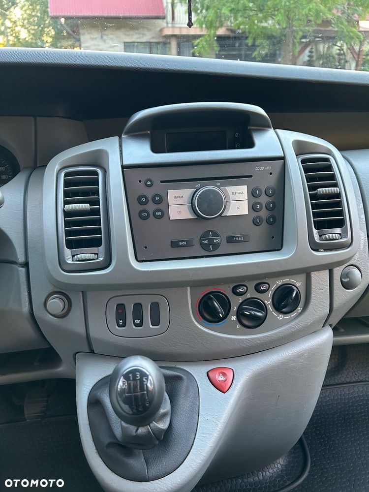 Opel Vivaro - 11