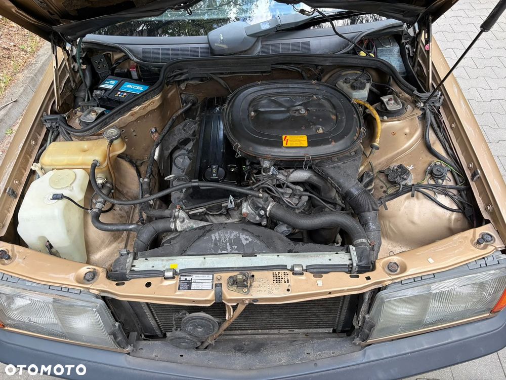Mercedes-Benz W201 (190) - 25