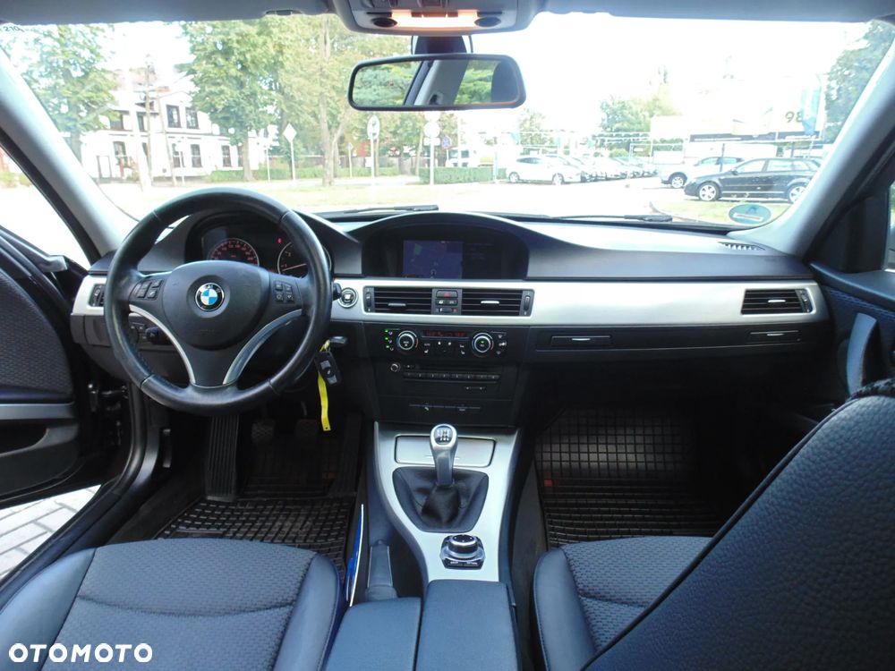 BMW Seria 3 318i Edition Sport - 13
