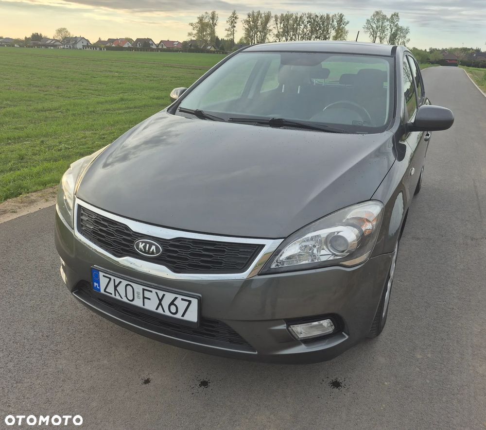 Kia Ceed - 1