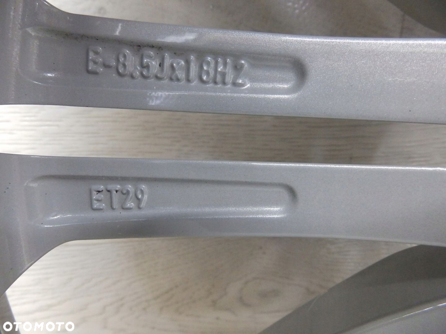 Felga Audi A4 B9 8W0 E8.5Jx18H2 Et29 5x112 - 7