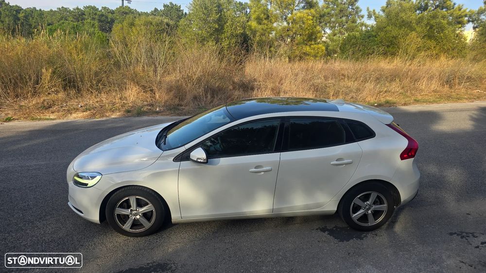 Volvo V40 2.0 D2 Kinetic Geartronic - 4