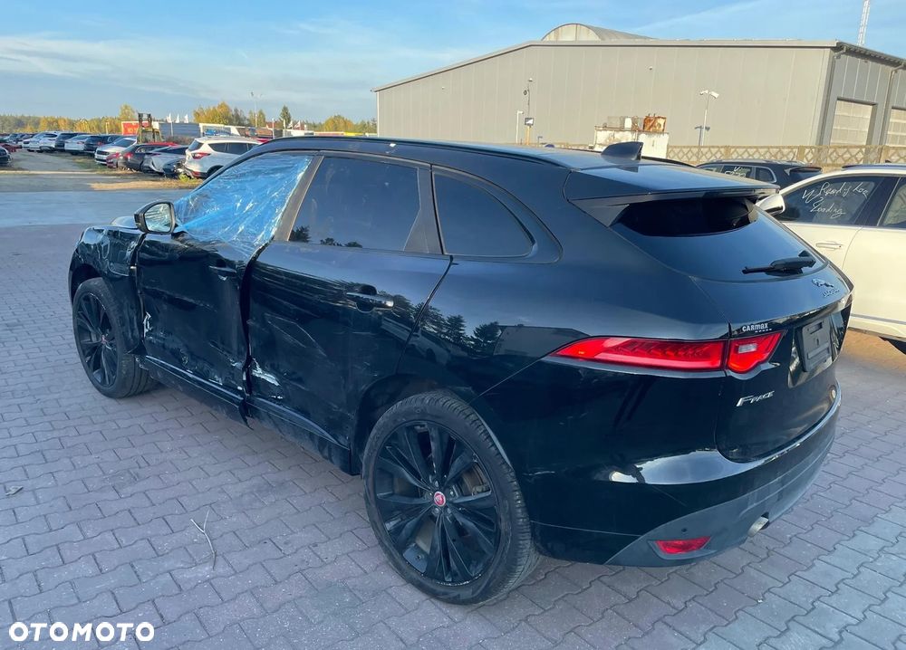 Jaguar F-Pace 2.0 i4P AWD R-Sport - 4