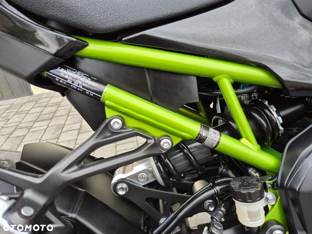 Kawasaki Z 900 - 12