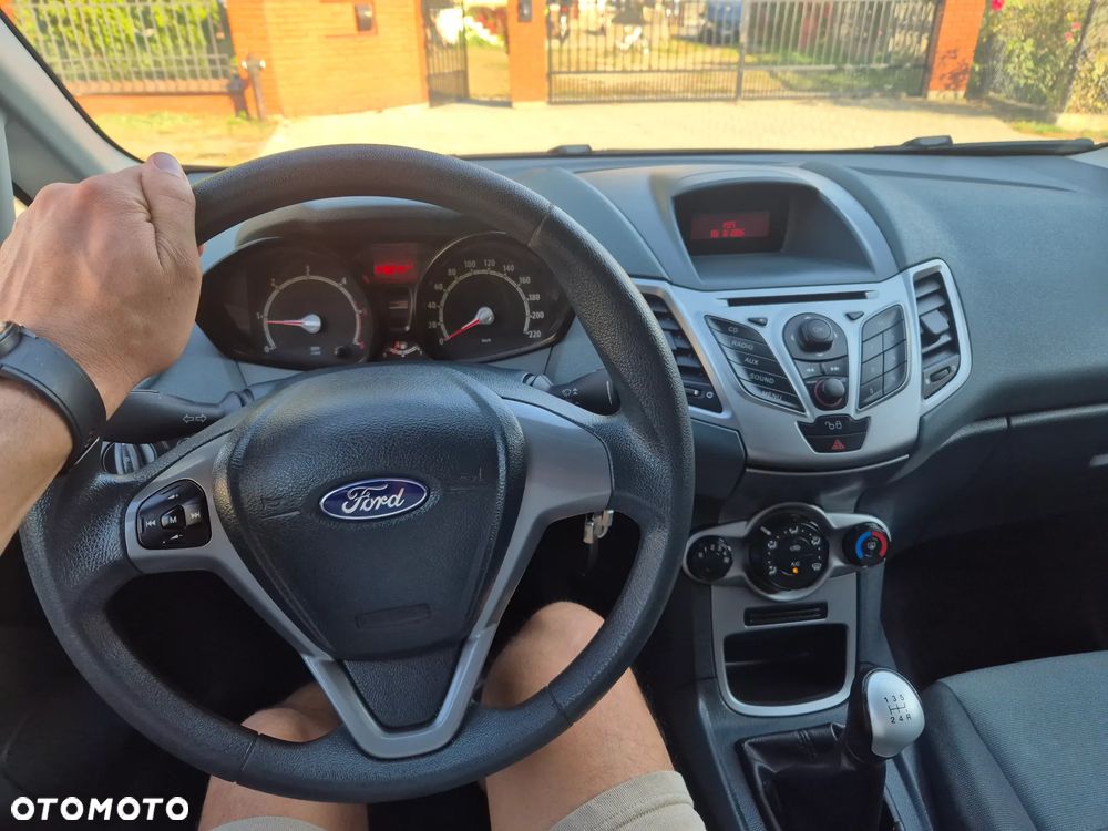 Ford Fiesta - 9