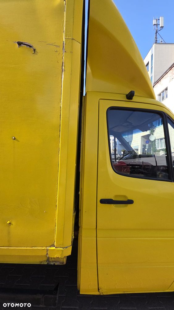 Mercedes-Benz Sprinter - 24