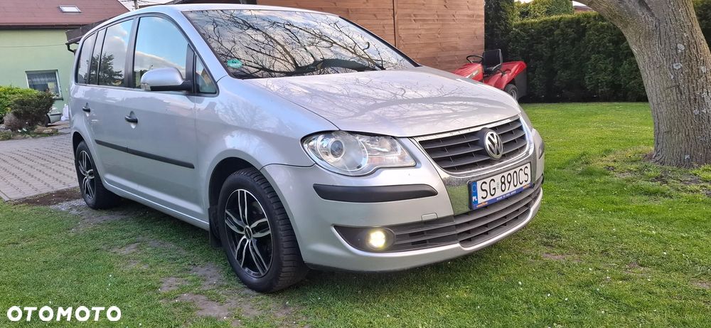 Volkswagen Touran 1.9 TDI DPF Conceptline - 1
