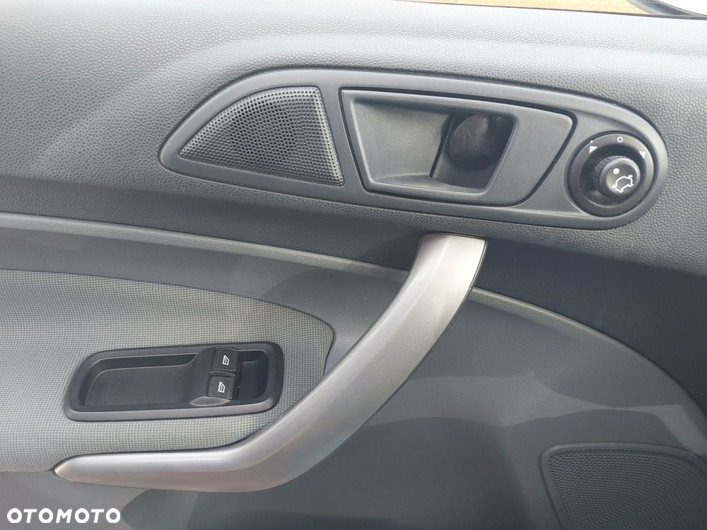 Ford Fiesta 1.25 Trend EU5 - 23