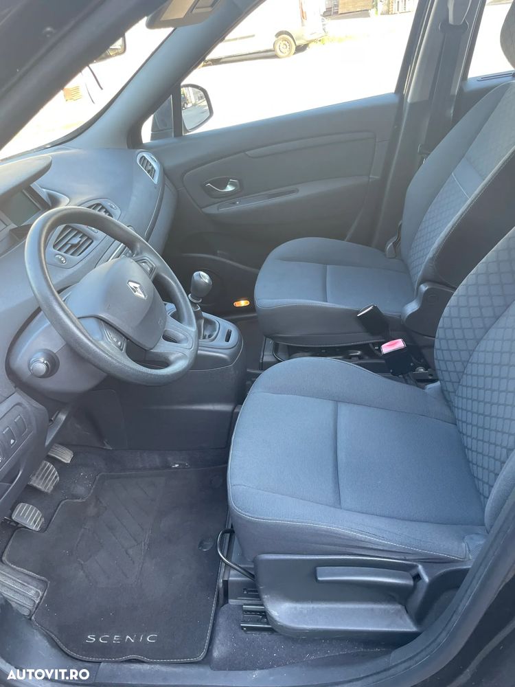 Renault Scenic dCi 110 Expression - 11