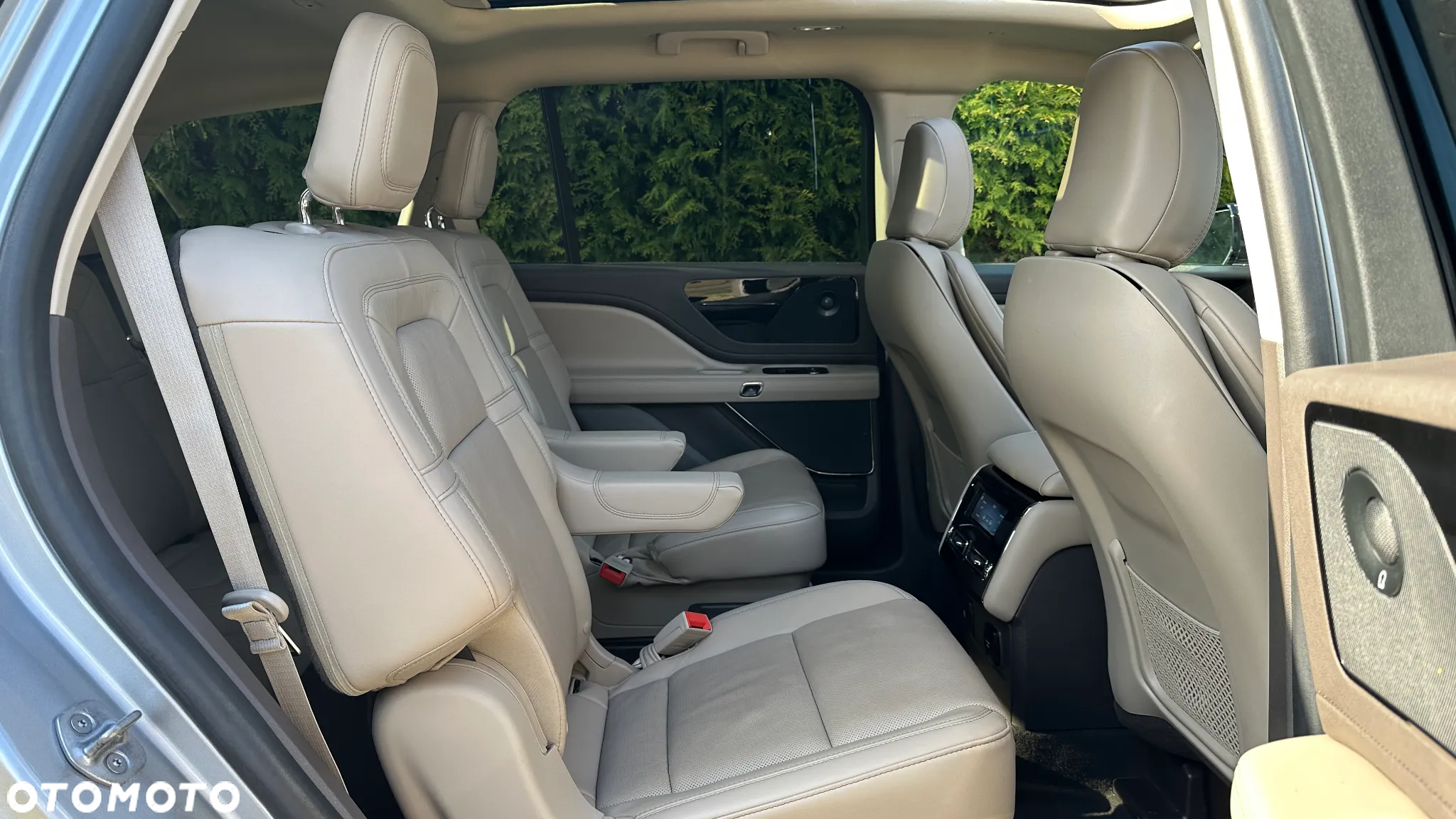 Lincoln Aviator - 7