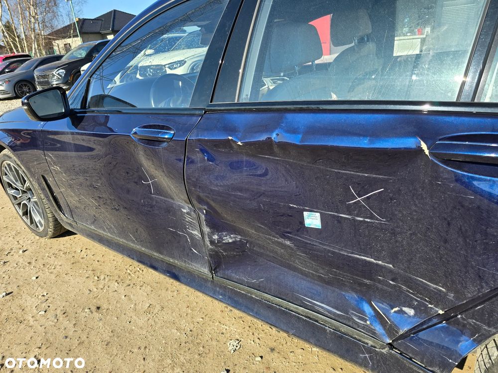 BMW Seria 7 750i xDrive - 9